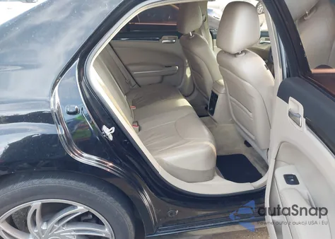 2014 Chrysler 300 z USA, uszkodzony, nr VIN 2C3CCAAG4EH256929